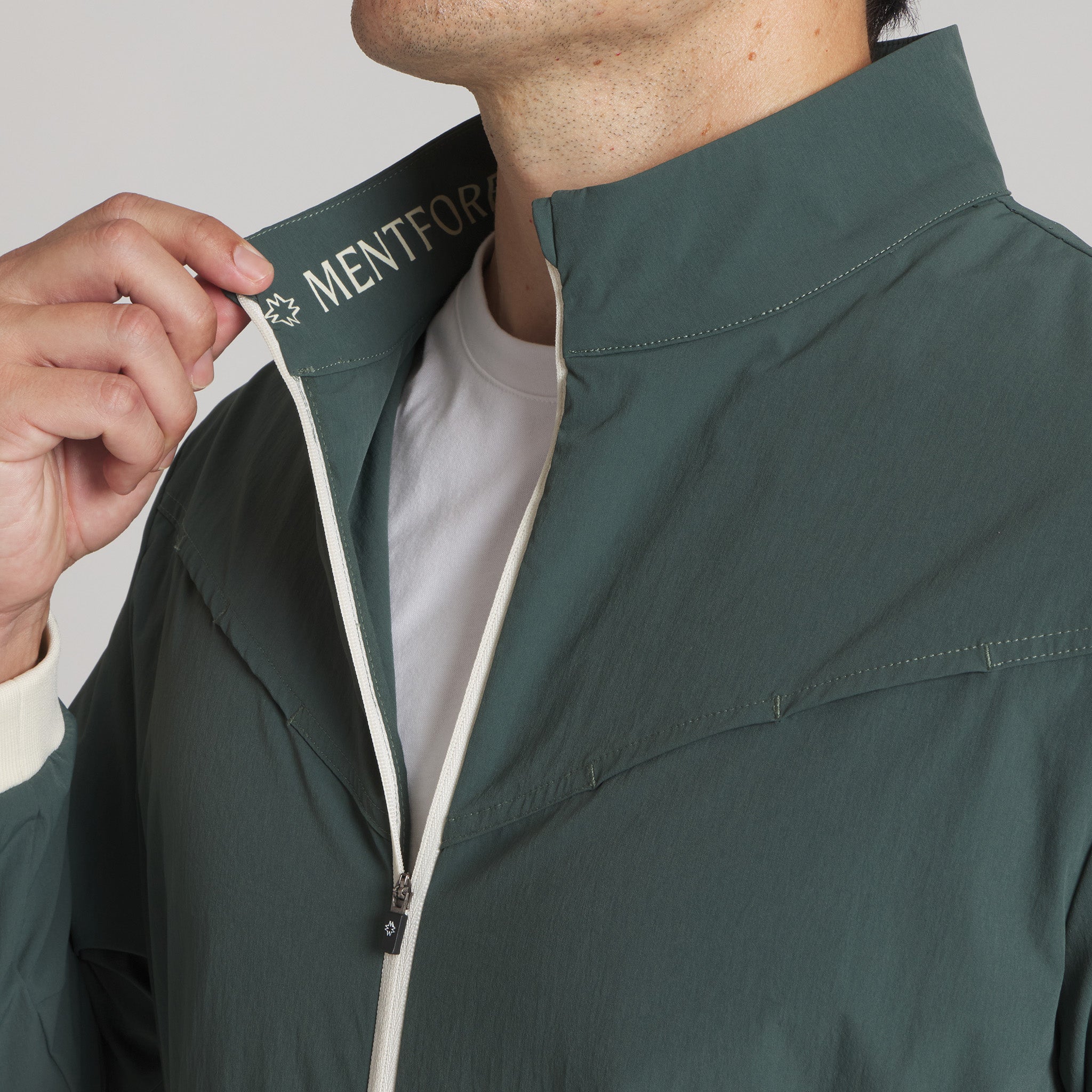 The Breaker Jacket#Color_Pine Fog
